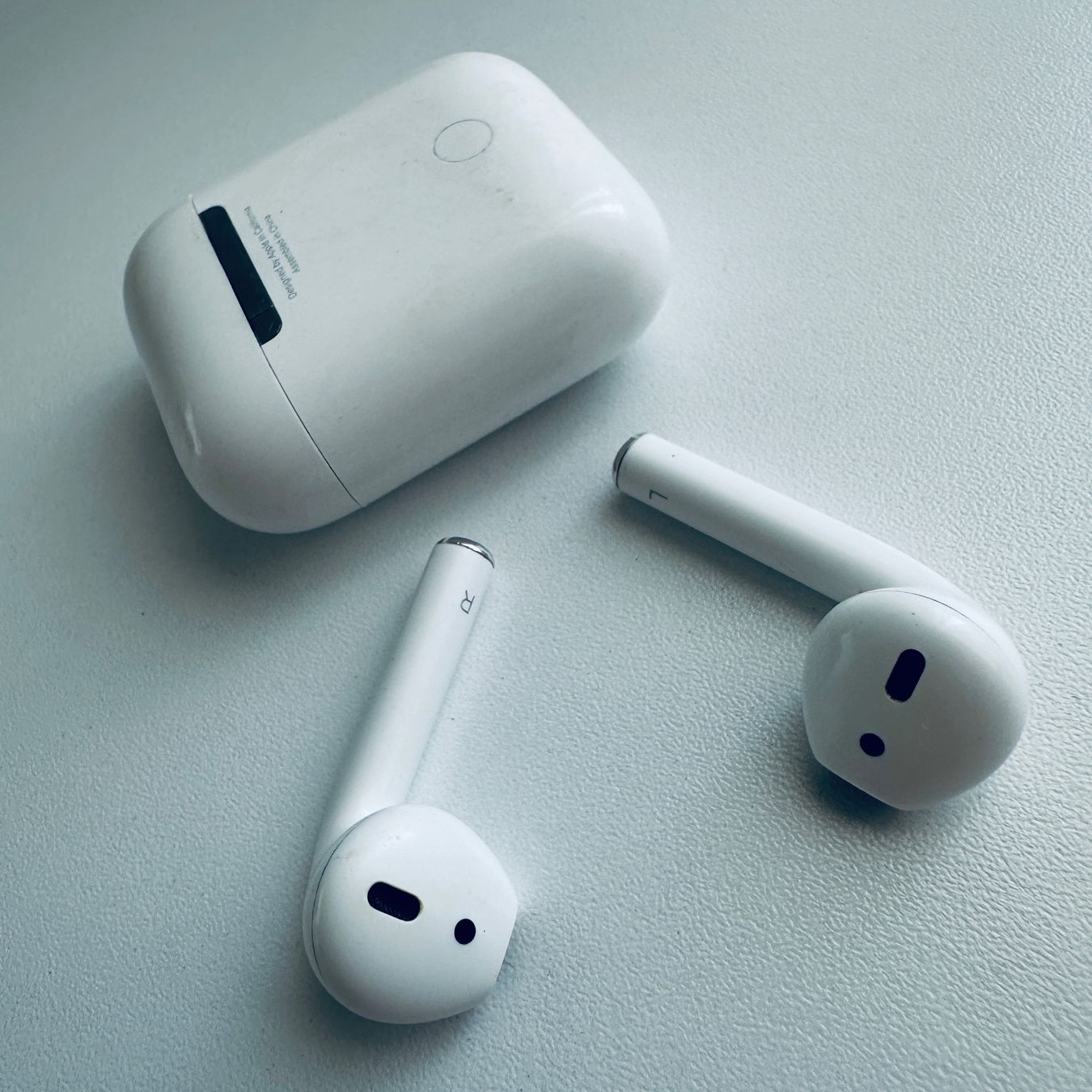 Apple Cuffie: Original Apple AirPods 2 Kopfhörer Wireless Lightning Kabel – Usato da Basel venduto da MY.AIRPODS.SHOP 3