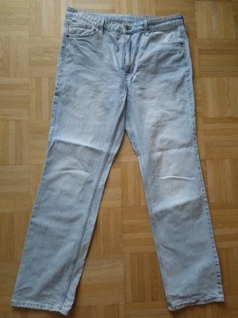 Jean Vintage Délavé,H & M Coupe Droite . Taille 44