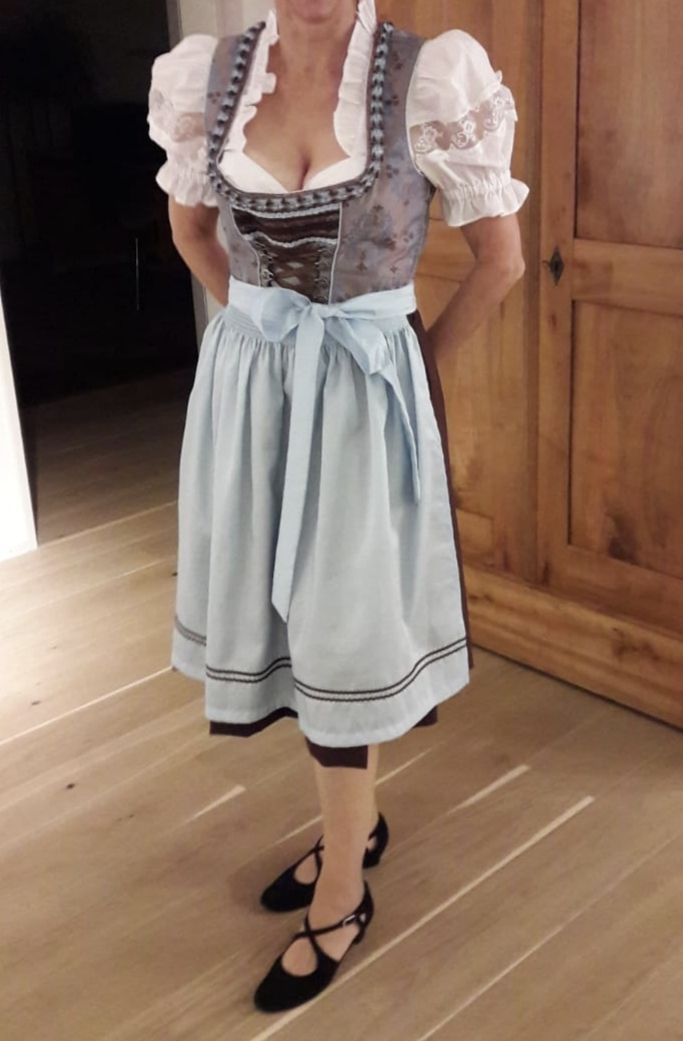 Costumi: Dirndl Gr. 42 – Usato da Brugg AG venduto da Pasci06