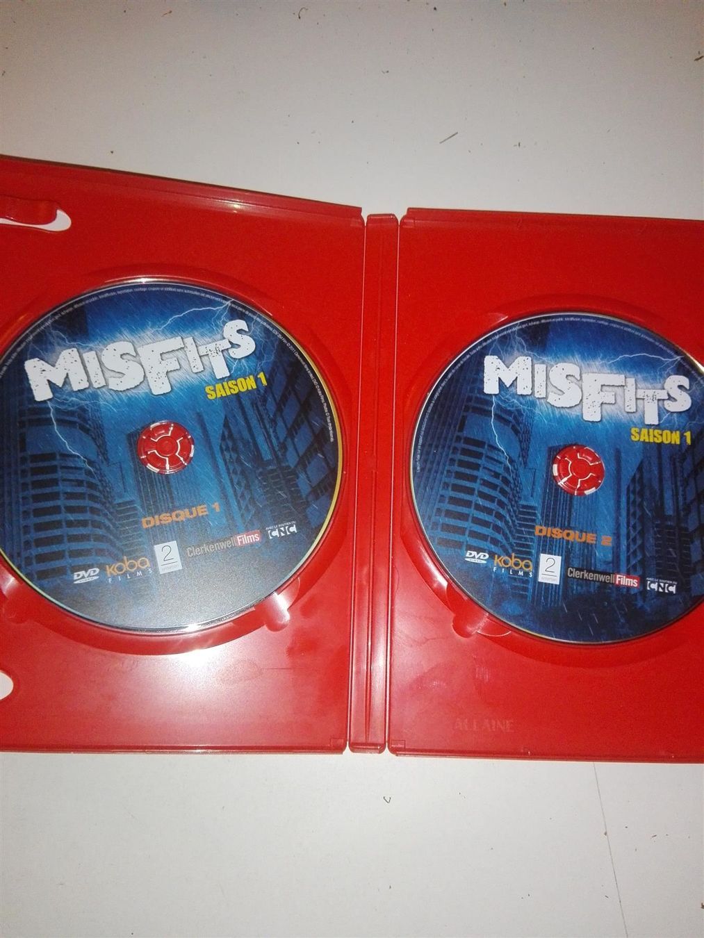 Tutti i DVDs: Misfits   (Saison 1)           -FR & EN- – Usato da St.Gallen venduto da elk2023 2