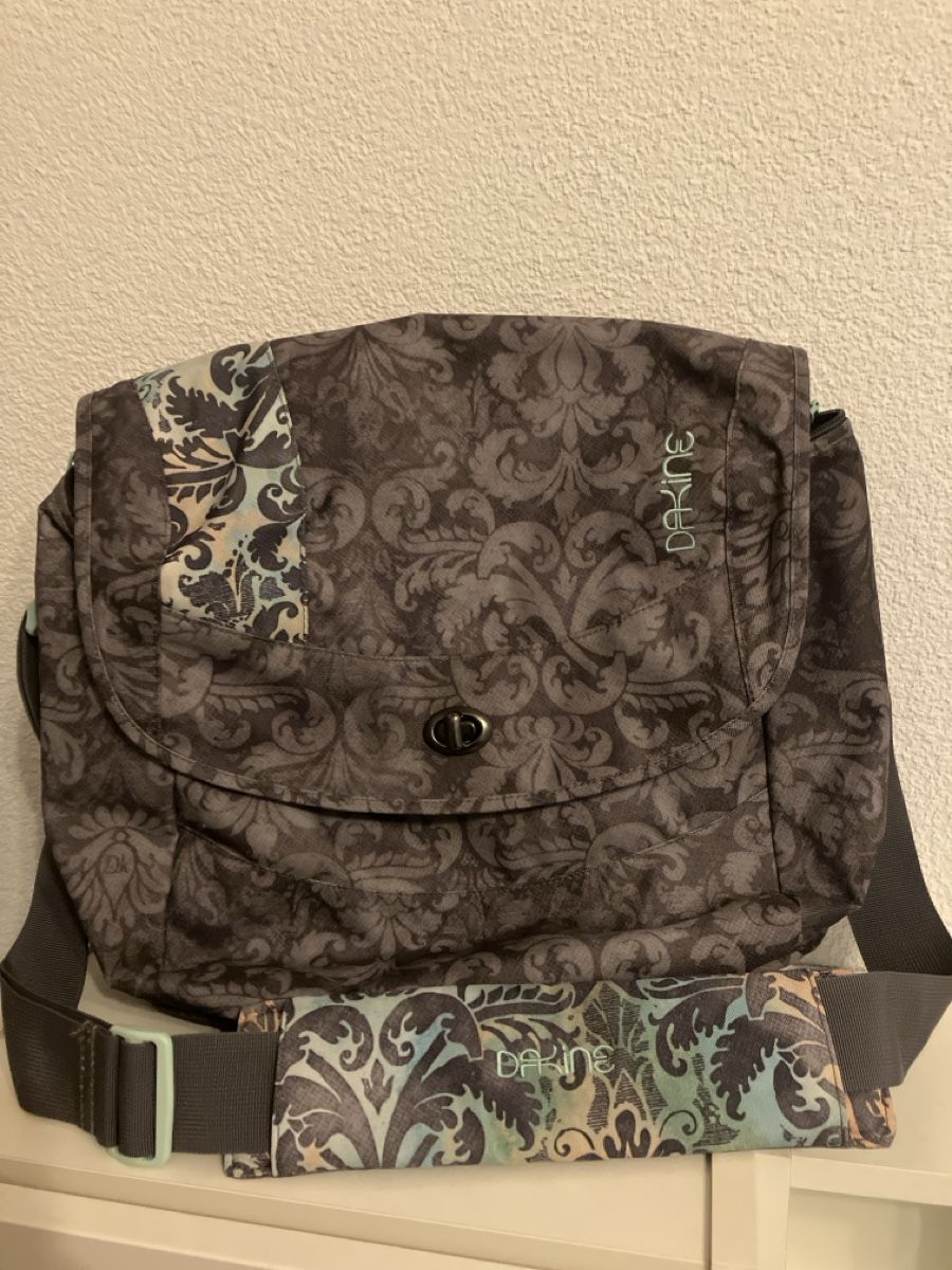 Dakine Laptop Tasche (Gebraucht) in Tegerfelden für CHF 25 – mit