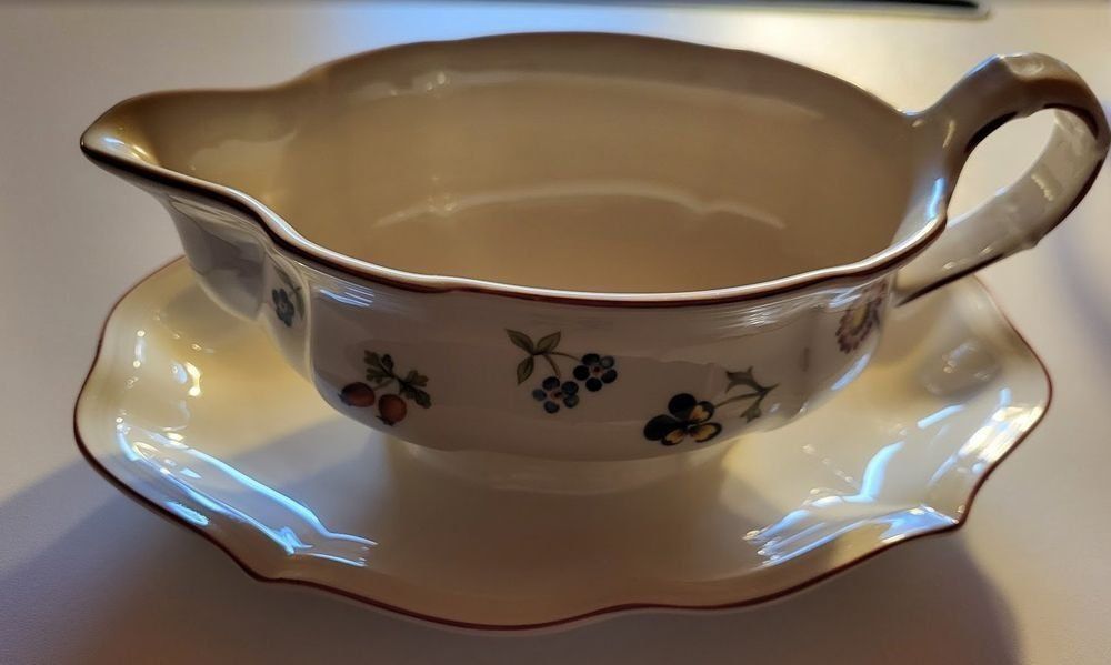 Villeroy & Boch Schalen: Villeroy&Boch Petit Fleur Soßenschüssel – Gebraucht aus Selkingen von gwendolynx