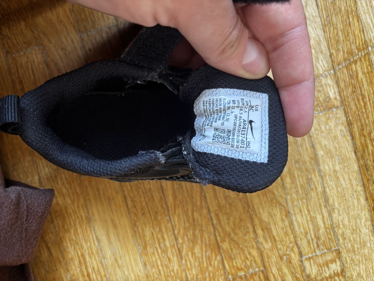 Nike Scarpe per ragazzi: Lot de Chaussures enfant Nike – Usato da La Chaux-de-Fonds venduto da Elora237 2