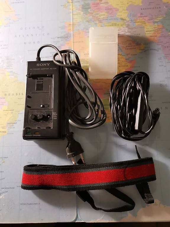Videocamere: Caricatore videocamera Sony – Usato da Balerna venduto da fri_9sqh 2