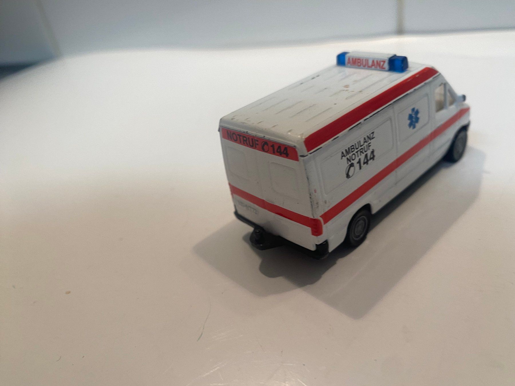 Siku Modellautos: Siku 0804-0805 Ambulanz 372 – Gebraucht aus Kerzers von tisyayasuBE 2