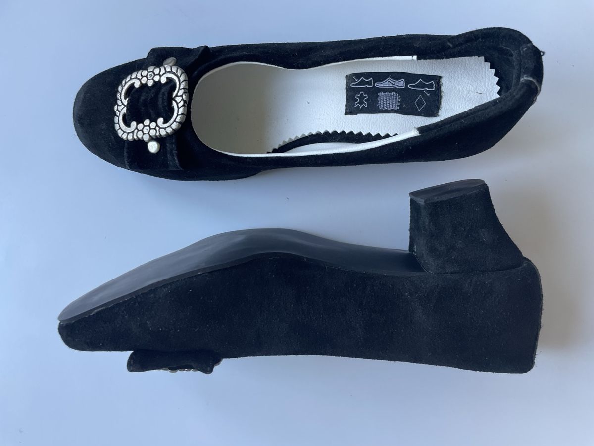 Scarpe da donna: Dirndelschuhe, schwarz, Gr. 38 - 38.5, neu! – Nuovo (secondo la descrizione) da Gockhausen venduto da AnneT07 1