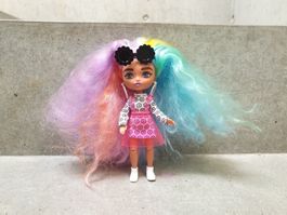 Poupée Barbie Extra Mini, cheveux arc-en-ciel