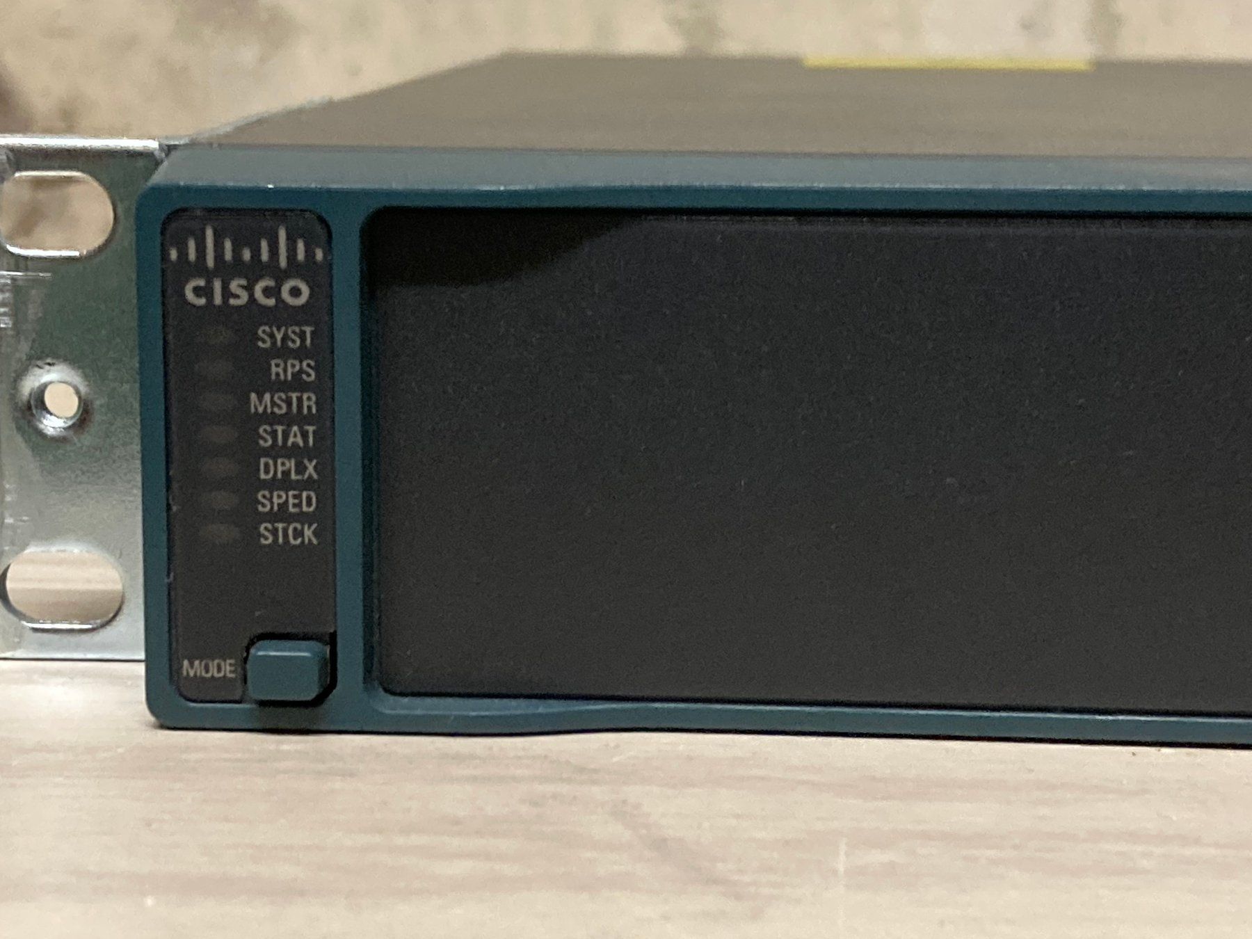 Cisco Hub & Switch: Cisco Catalyst 2960-S Switch – Usato da Wettingen venduto da Schabernack_sam 1