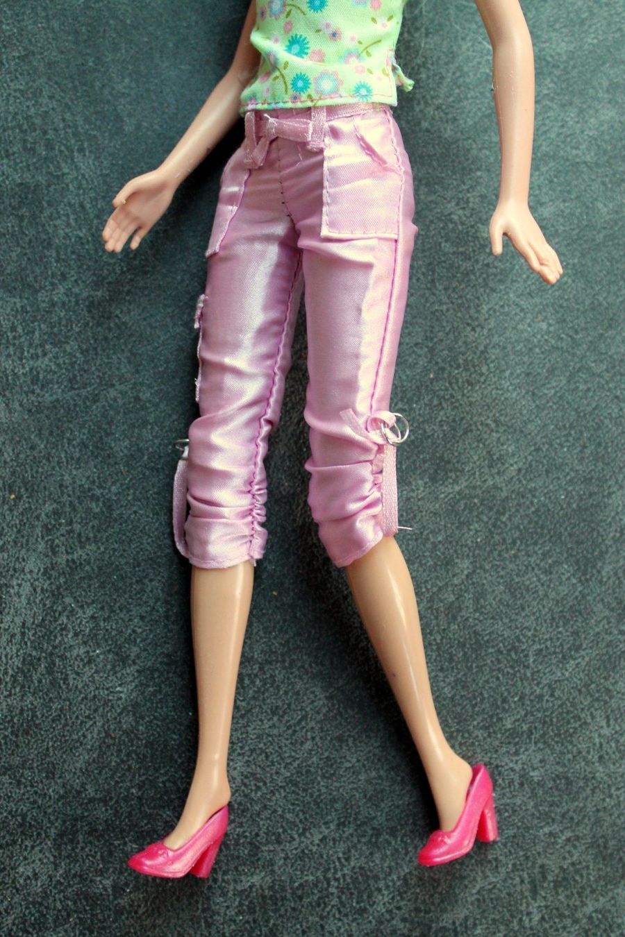 Puppen: Barbie * PUPPE mit 2 Outfits – Gebraucht aus Rebstein von Lunipu 3