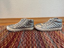 Silbrig Kinder Schuhe Grösse 28- Zustand gut für den Herbst!