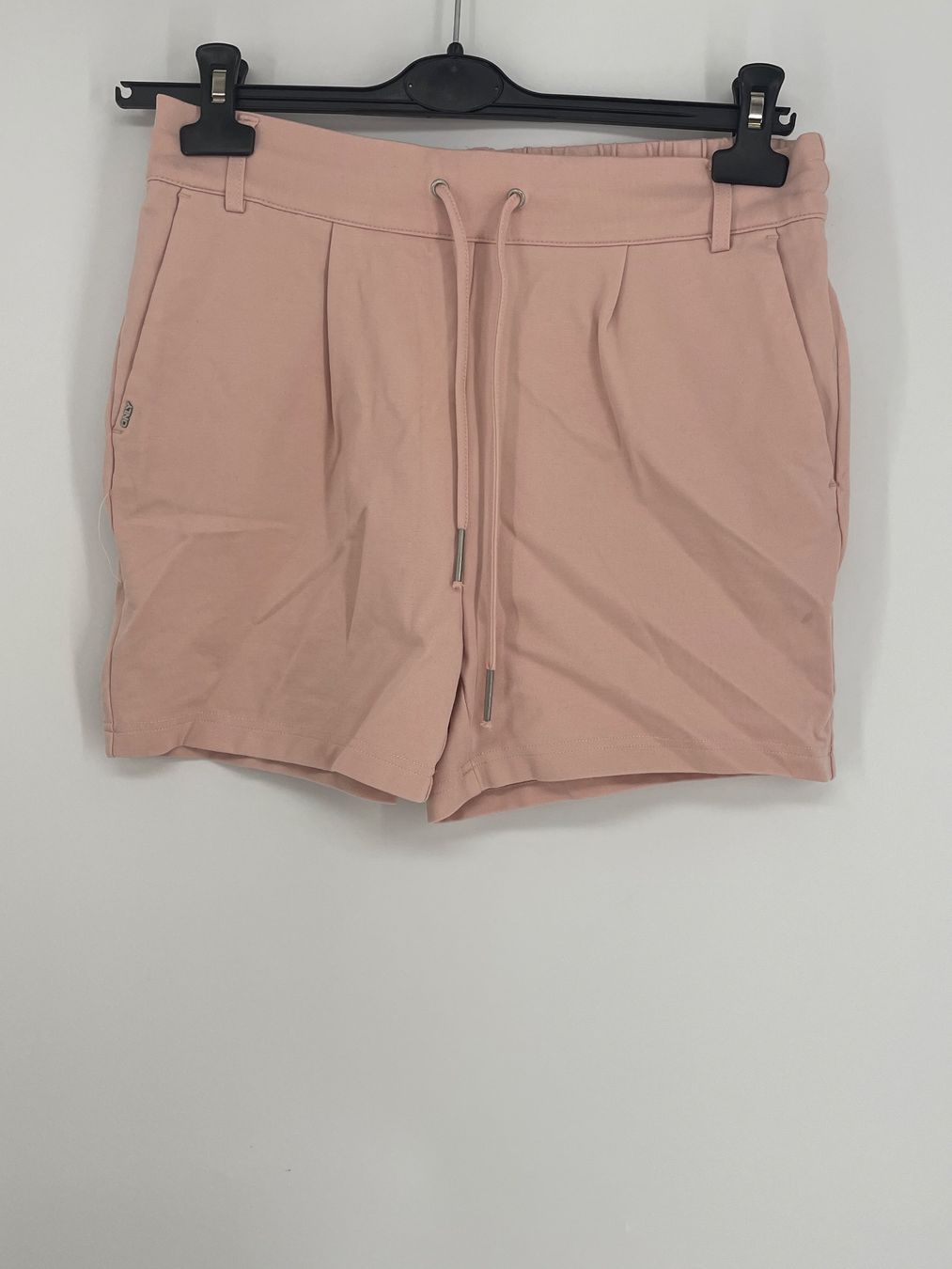 Only Pantaloni: ONLY Shorts Gr. M – Usato da Auenstein venduto da moin.