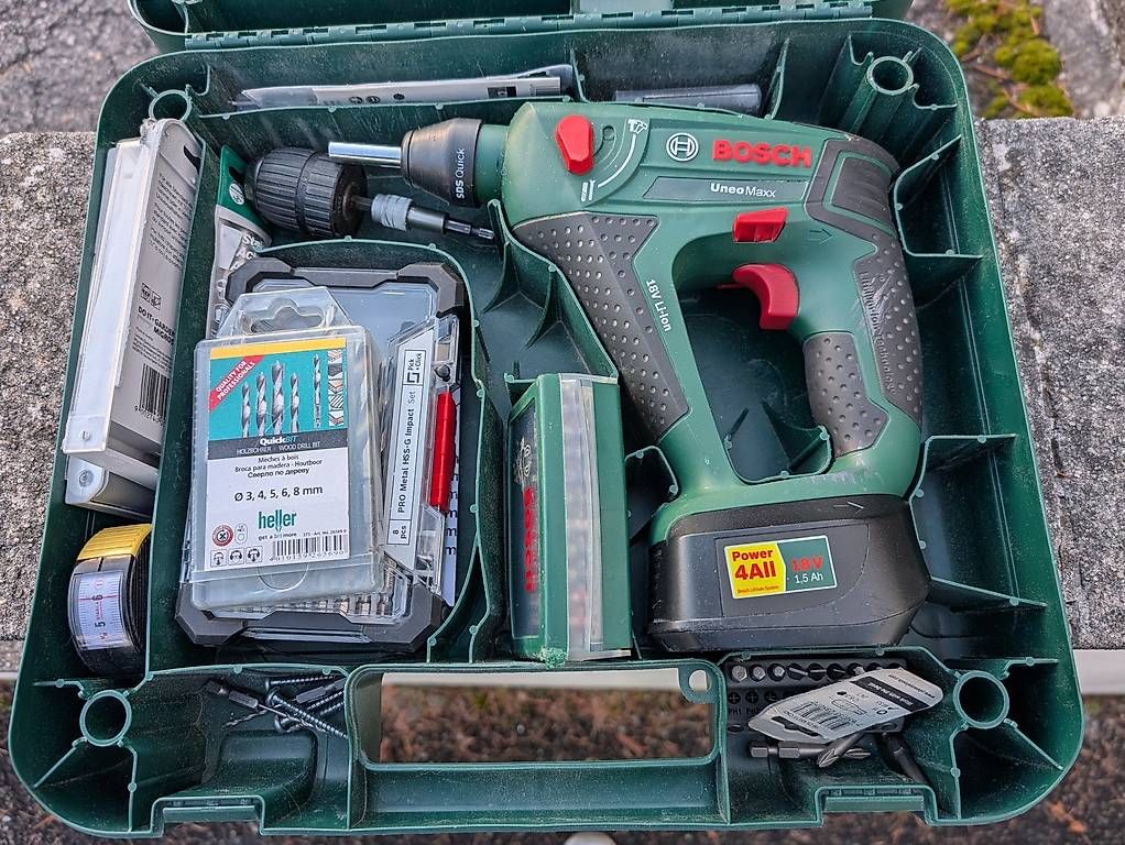 Trapani: Bosch Akku Bohrhammer Uneo Maxx – Usato da Nidau venduto da nani111 1