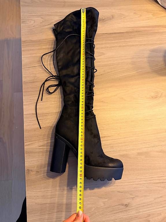 Scarpe da donna: Schnürstiefel mit Blockabsatz – Usato da Bözberg venduto da van_52qk 2