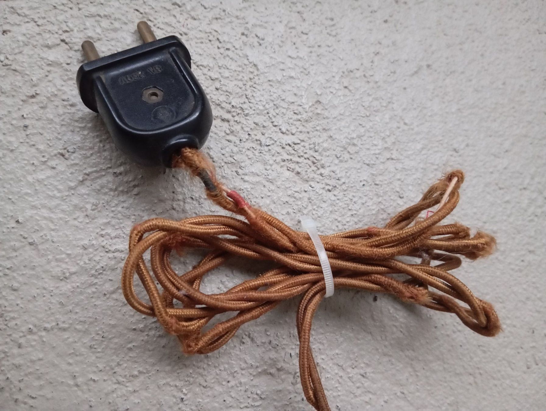 Lampen: Vintage Lampe aus Holz 19cm – Defekt aus Zeneggen von shemesh_ 4