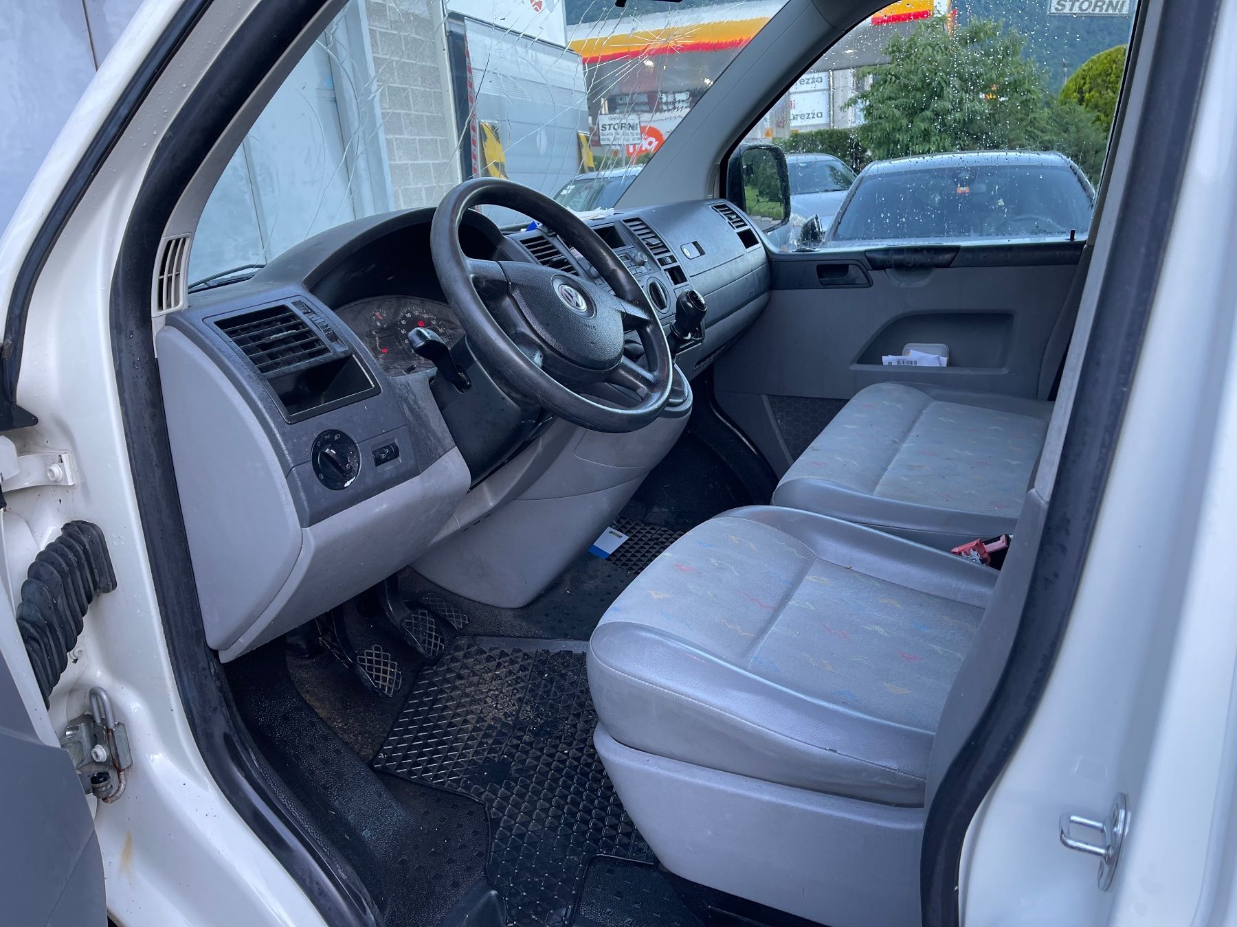 VW Veicoli commerciali: Vw t5 – Usato da Lugano venduto da Cbr840328 4