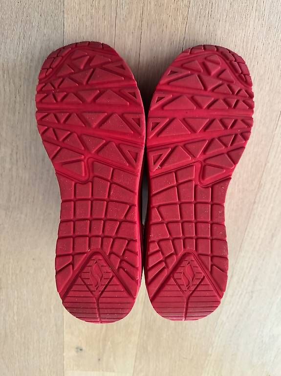 Skechers Herrenschuhe: Skechers rot, Gr 40, fast neu – Neu (gemäss Beschreibung) aus Meilen von JuliaFantasma 2