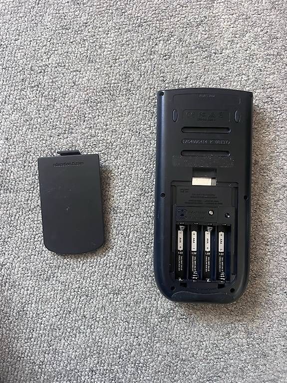 Calculatrices: Texas Instruments TI-84 Plus  Grafikrechner – D'occasion à Brunnen par evelynexx 1