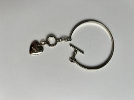Silbernes Armband mit Herzanhänger - Modeschmuck Top!