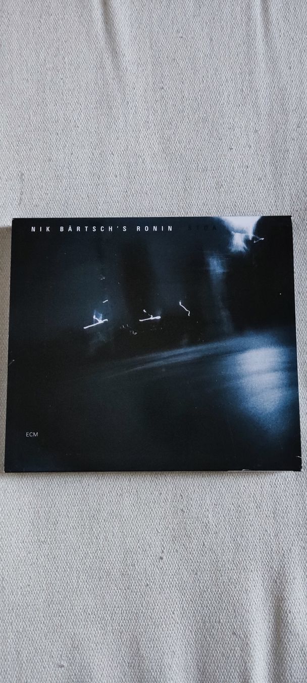 CD: CD Nik Bärtsch’s Ronin "Stoa" – Usato da Zürich venduto da imago6912