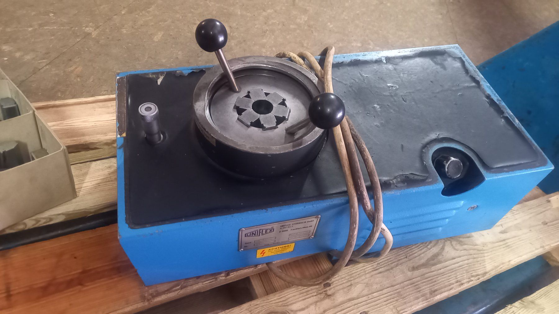 Tutte le macchine: Hydraulikschlauchpresse – Usato da Alosen venduto da RF21