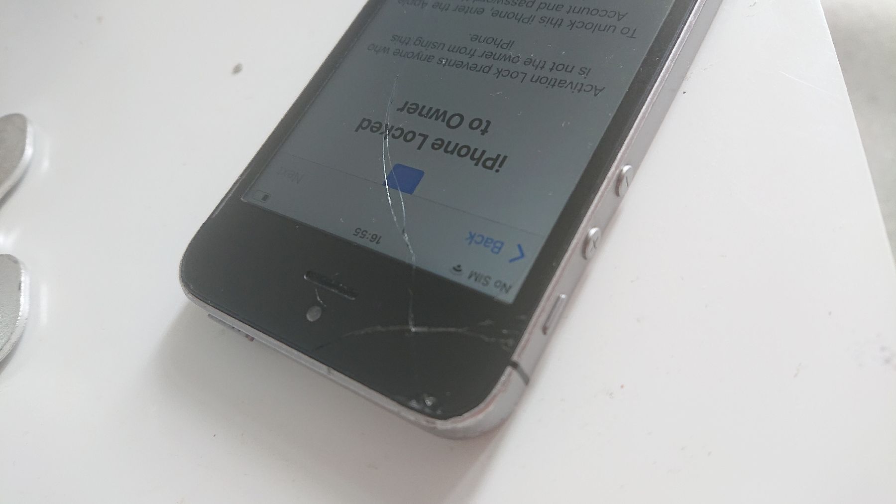 Apple Portables: iPhone SE Defekt – Défectueux à Flawil par rcnkr 3