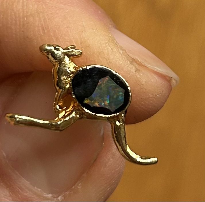 Ciondoli: Känguru-Pin mit Opal – Usato da Lengnau AG venduto da Mefari 1
