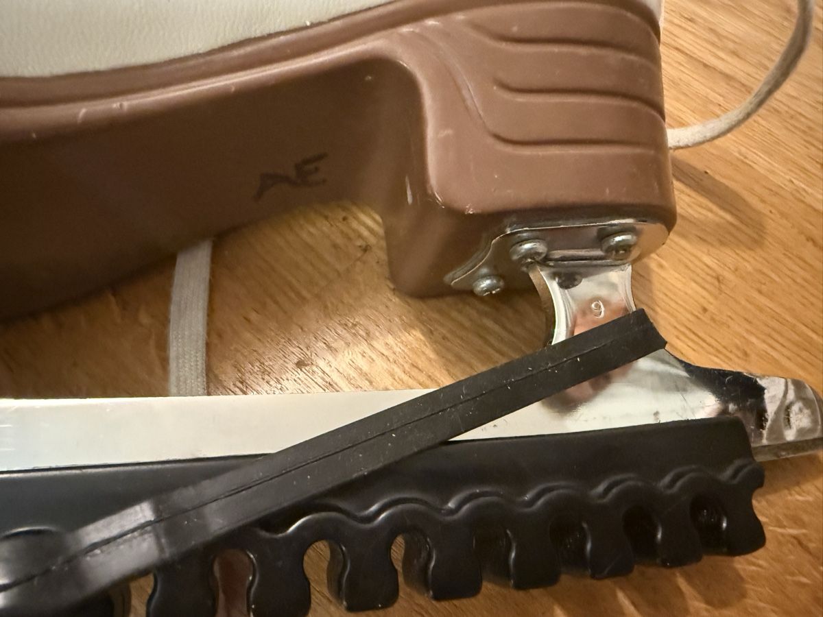 Jackson Pattini da ghiaccio: Jackson Excel Schlittschuhe weiss Grösse 36 – Usato da Thalwil venduto da Jbuy 1
