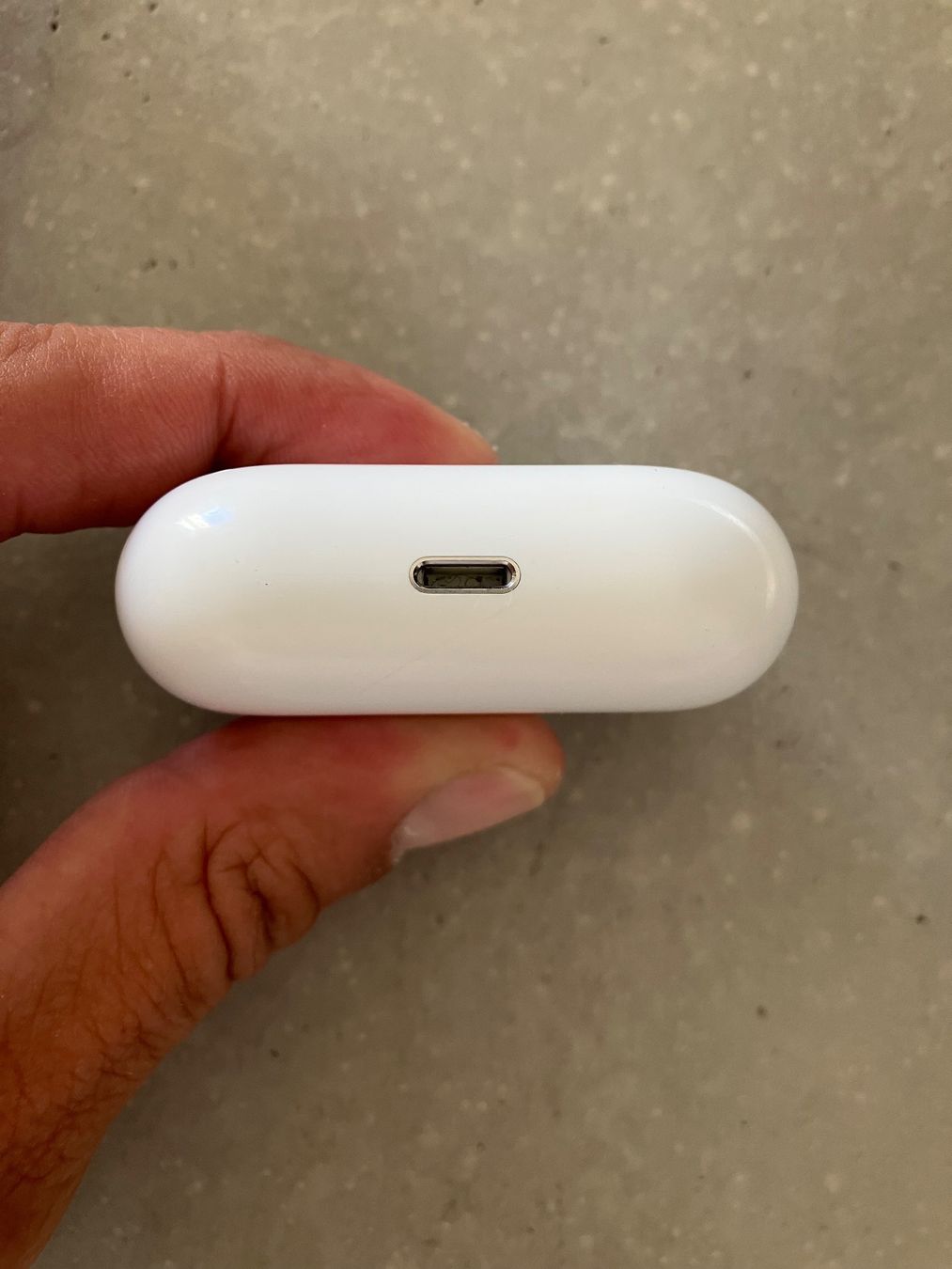 Apple Kopfhörer: Apple AirPods Pro 1 Charging Case – Gebraucht aus Lausanne von mr.v 7