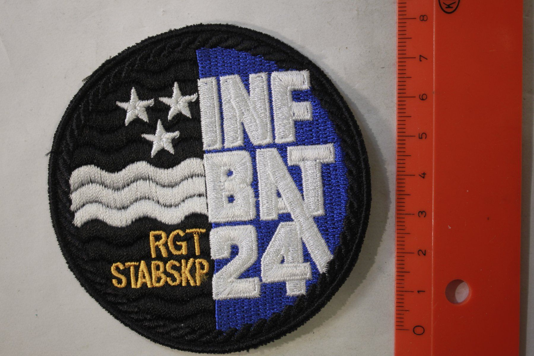 Schweizer Armee Placchette & Badge: inf 24 bat – Usato da La plaine venduto da 7A6T2ME