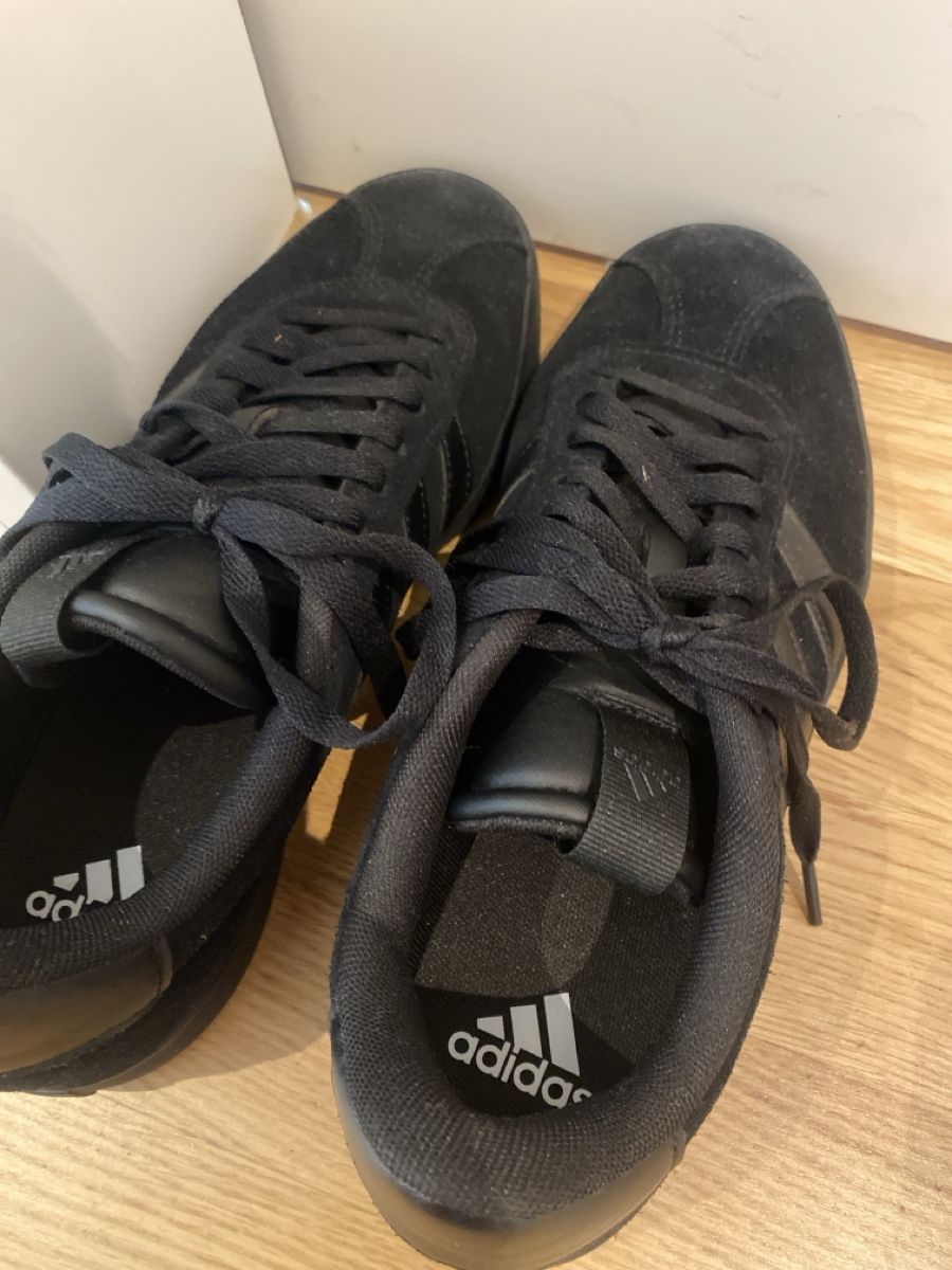 Adidas Scarpe da uomo: Originale schwarze Adidas Schuhe  – Nuovo (secondo la descrizione) da Zürich venduto da Manuelemilie 8