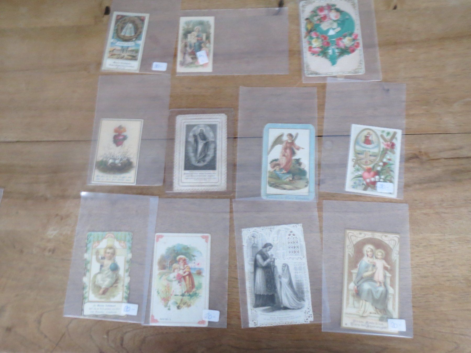 Foto & Immagini: etwa 1000 alte Andachtsbildchen  - Heiligenbildchen  usw. – Usato da Tagelswangen venduto da Miski 2