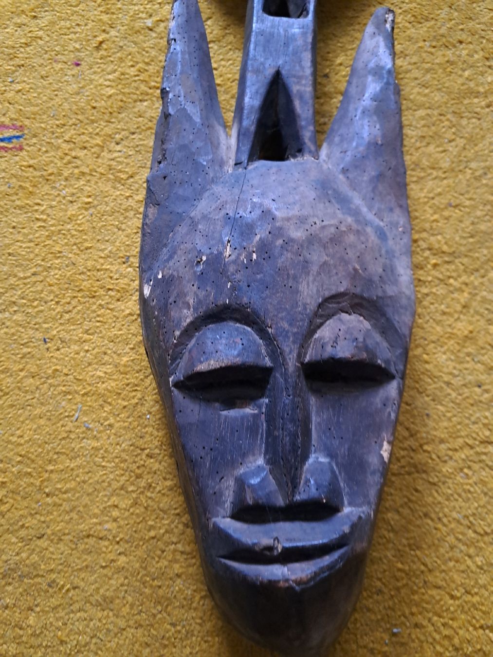 Arte internazionale: Antique African Wood Mask – Usato da La Roche FR venduto da seashellfan 1