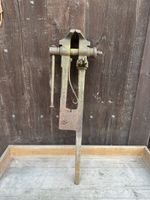 Antiker grosser Schraubstock