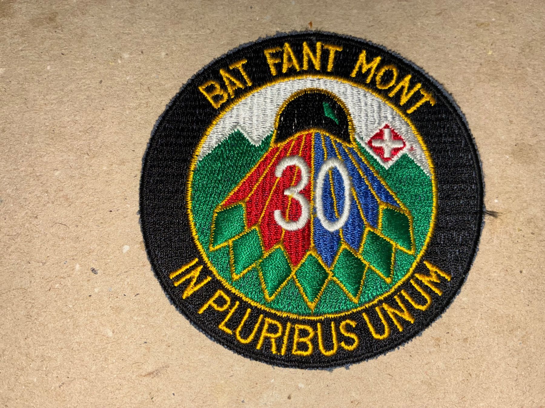 Schweizer Armee Toppe: Badge Stab Bat fant mont 30 – Usato da Oberiberg venduto da reimet