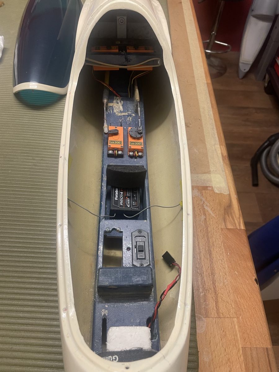 RC Kits de montage: ASW20 3.75m Voll-GFK – D'occasion à Rubigen par doors01 3