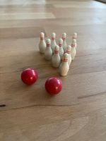 Mini-Bowling: 10 Pins und 2 Kugeln