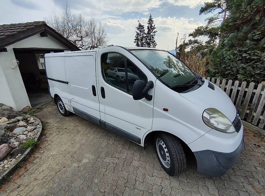 Veicoli da campeggio: Camper Van Opel Vivaro – Usato da Lostorf venduto da val_l9vy