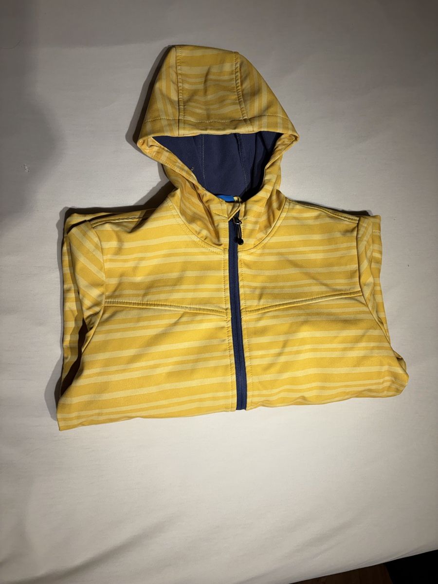 46 Nord Vestes & Manteaux: Softshell Jacket 46 Nord striped size 152 good condition – D'occasion à Zug par gav_nfw7 4