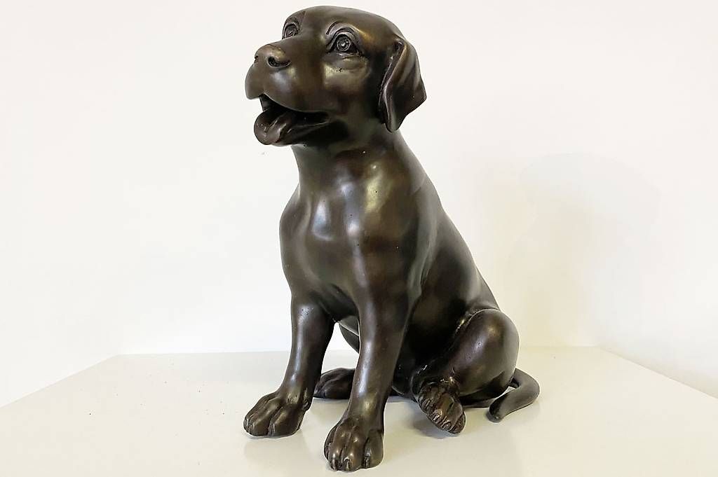 Sculture & Statue: Bronzefigur, kleiner sitzender Labrador – Nuovo (secondo la descrizione) da Ballwil venduto da ClassicGallery 2
