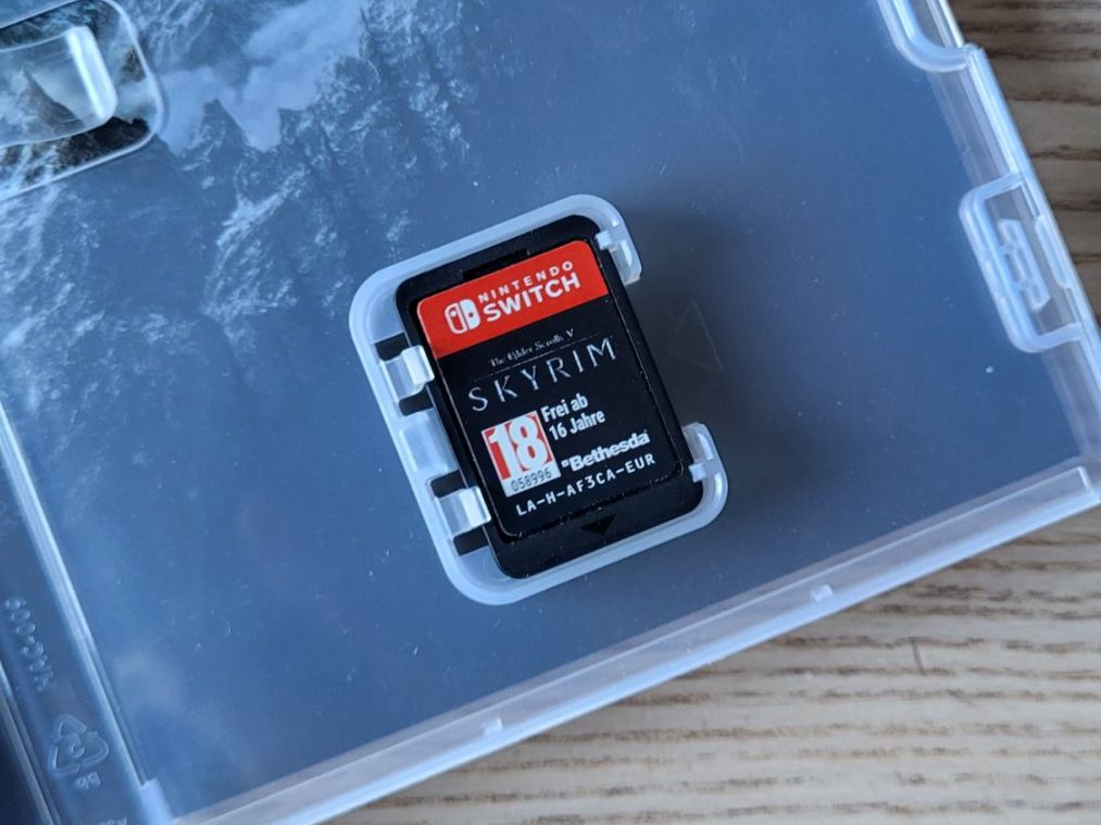 Nintendo Giochi: Skyrim Nintendo Switch – Usato da Auvernier venduto da Yncho 1