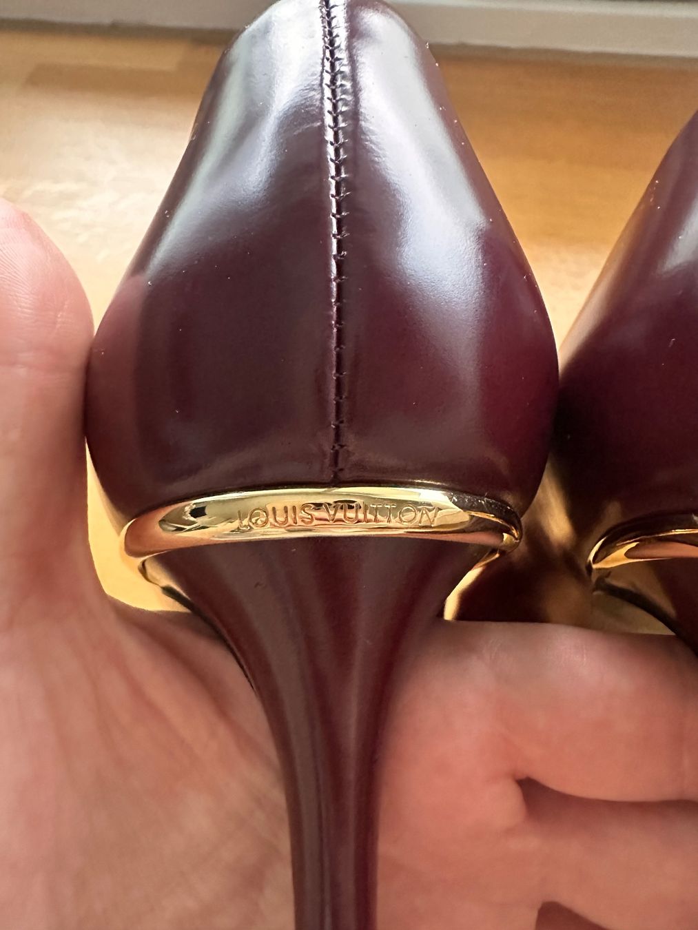 Louis Vuitton Damenschuhe: Louis Vuitton burgundy pumps 35,5-36 – Gebraucht aus Zürich von Ele_fashionista 3