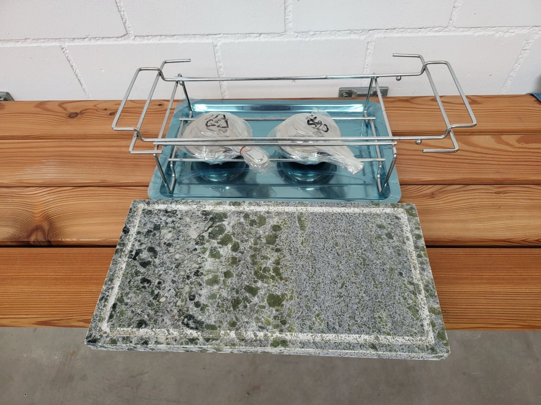 Servierplatten: Doppel-Rechaud mit Hot Stone Grillplatte – Neu (gemäss Beschreibung) aus Hallwil von Dracco 3