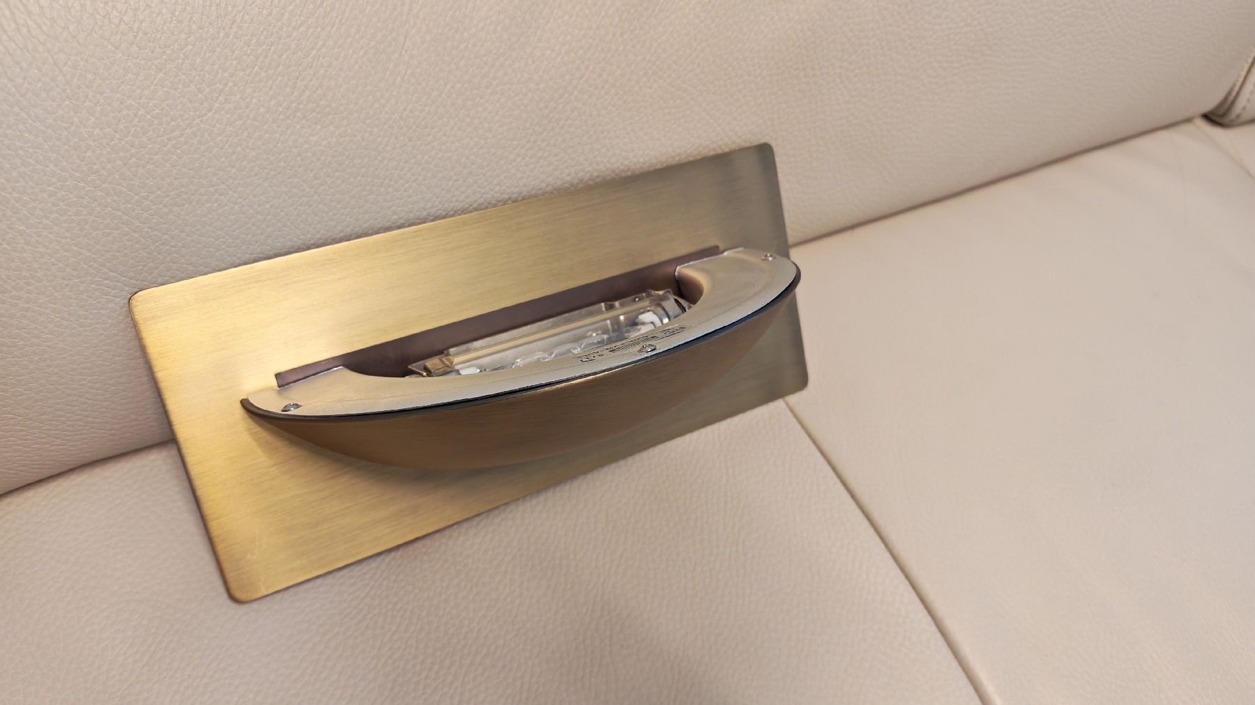 Lampade: Brushed gold metal dimmable wall lamp 80W – Usato da Büsserach venduto da mis_fg52 4