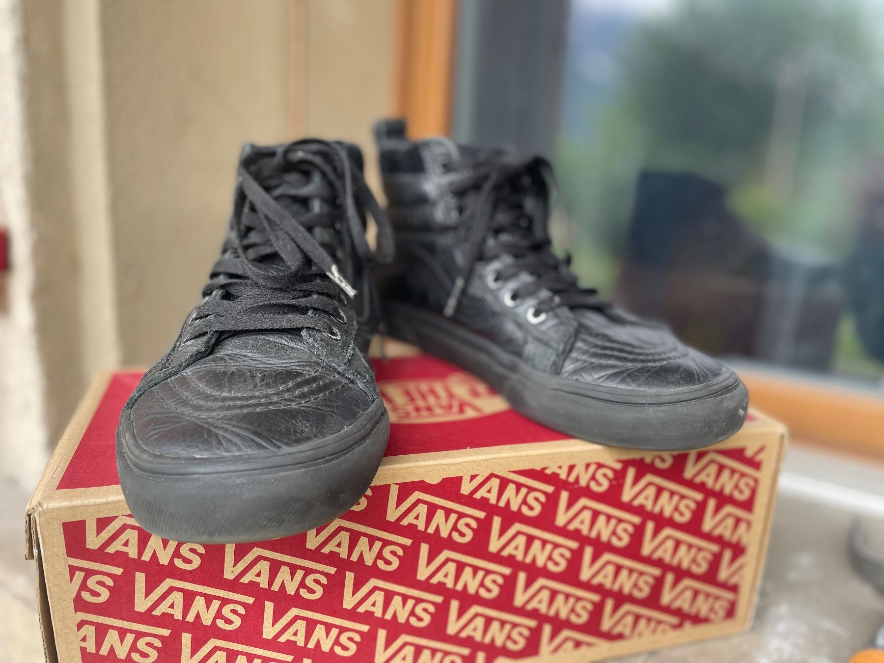 Vans Herrenschuhe: Vans Leather Sneakers Size 38,5 – Gebraucht aus Vollèges von kat_fz2v 1