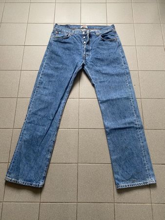 Levis 501 Jeanshose / W36 x L32 / Blau / Guter Zustand!