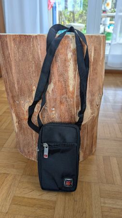 Mini Crossbody Bag Schwarz | Schweizer Kreuz | kaum benutzt