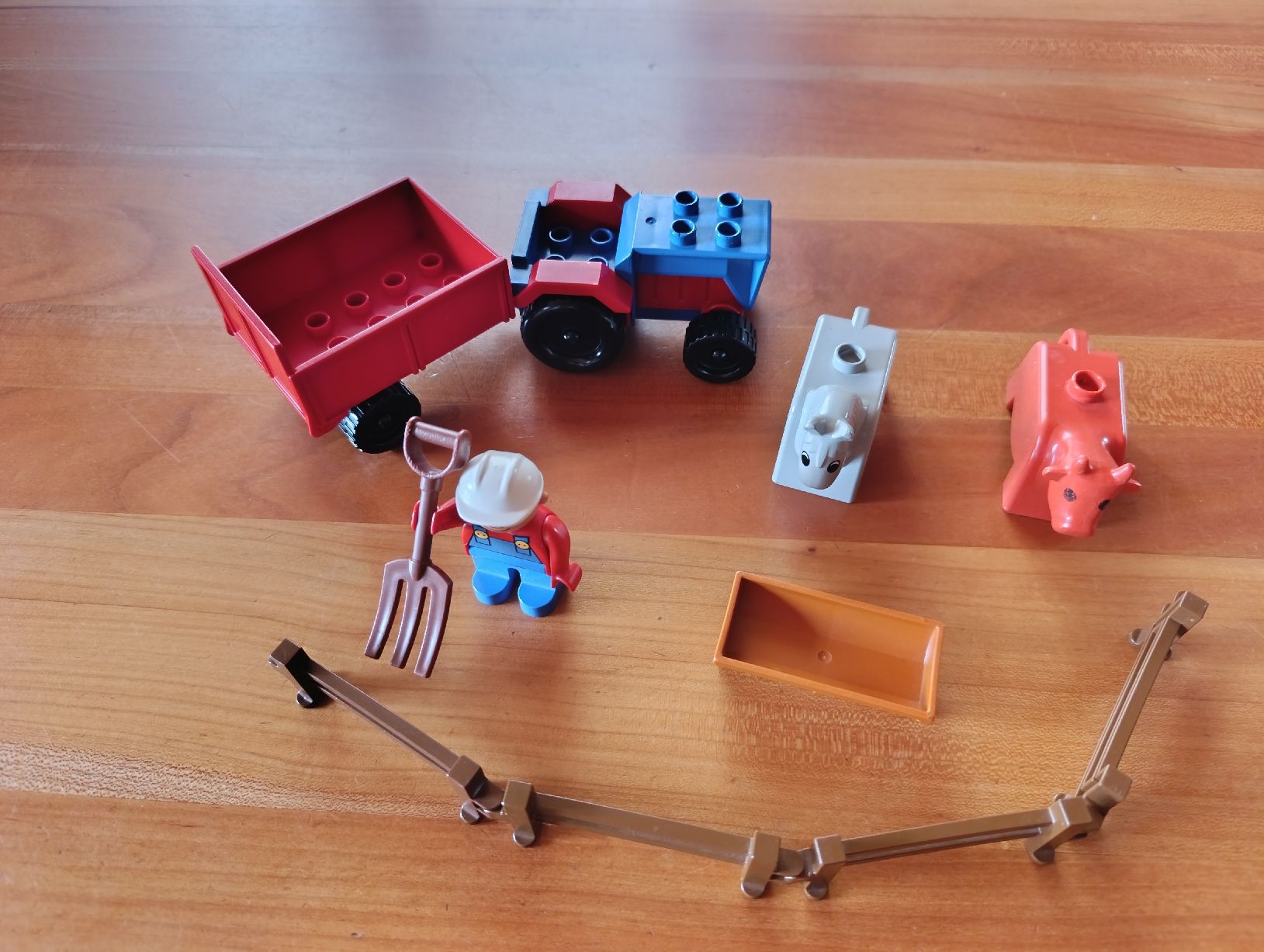 Lego Giocattoli: Lego Duplo Bauer mit Traktor und Tiere  – Usato da Oberarth venduto da sil_9dfs 2