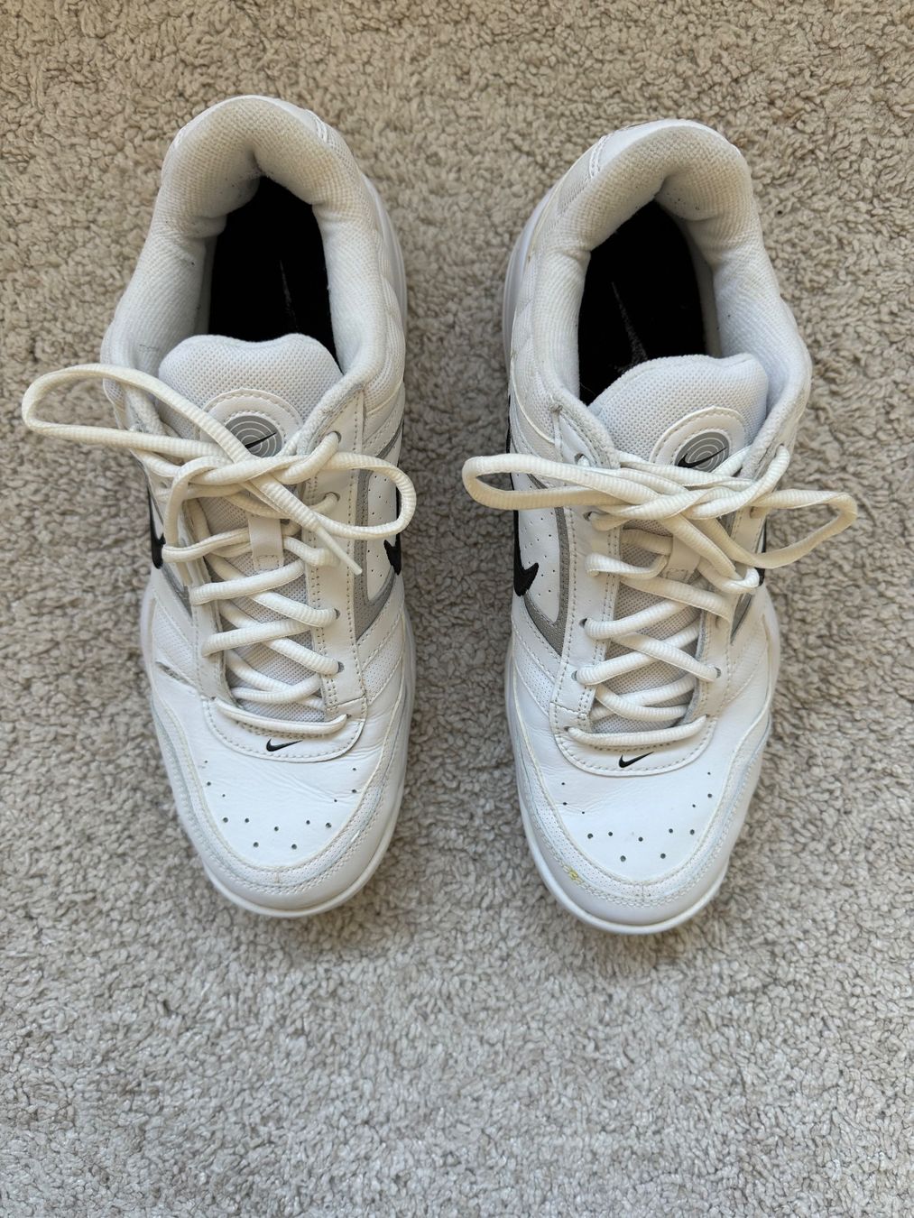 Nike Scarpe da donna: Weisse Nike Sportschuhe – Usato da Binningen venduto da lea_5mf8 2