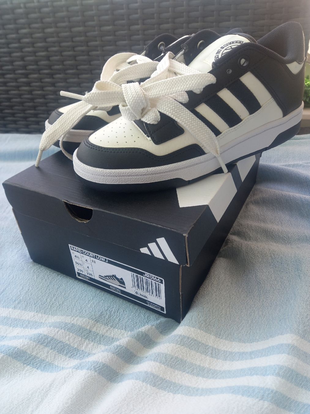 Scarpe da uomo: baskettes adidas taille 36 2/3 – Nuovo (secondo la descrizione) da crissier venduto da sgo_d9dl