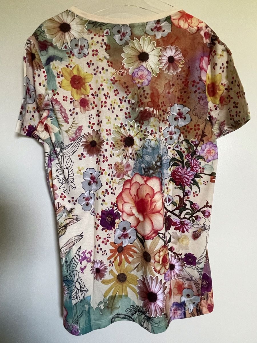 Adidas T-Shirts: T-shirt Adidas fleuri, taille S/36 – Neu (gemäss Beschreibung) aus Vuadens von Nina11 1